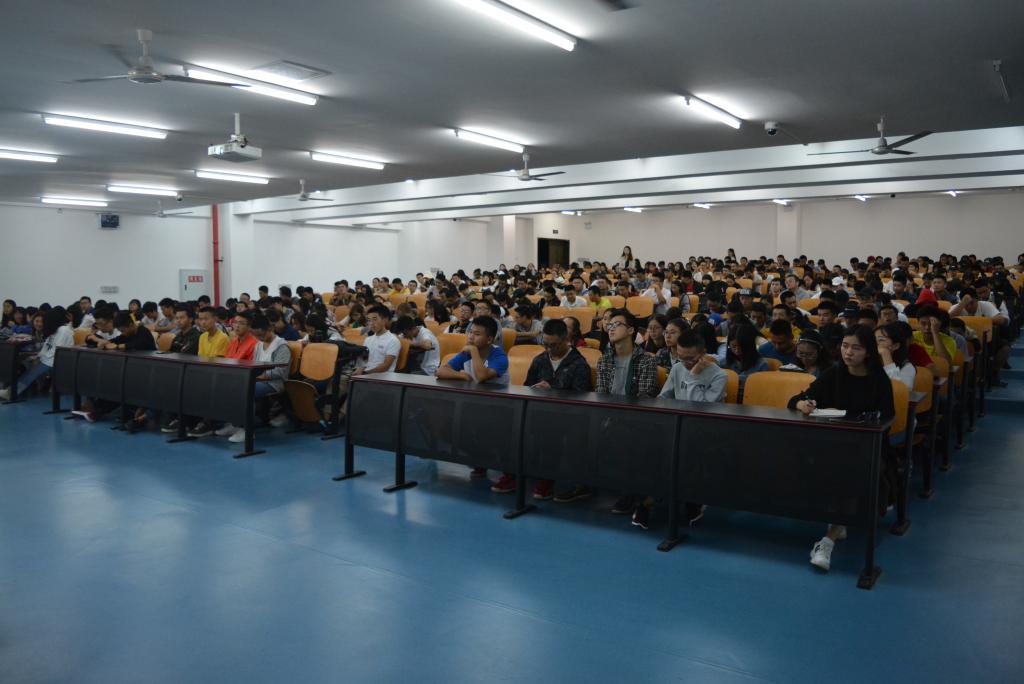 安全知识教育现场